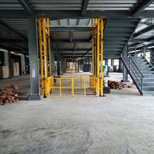 工業(yè)垂直運輸設(shè)備解析 導軌鏈條式貨梯、液壓電梯與附著式升降腳手架